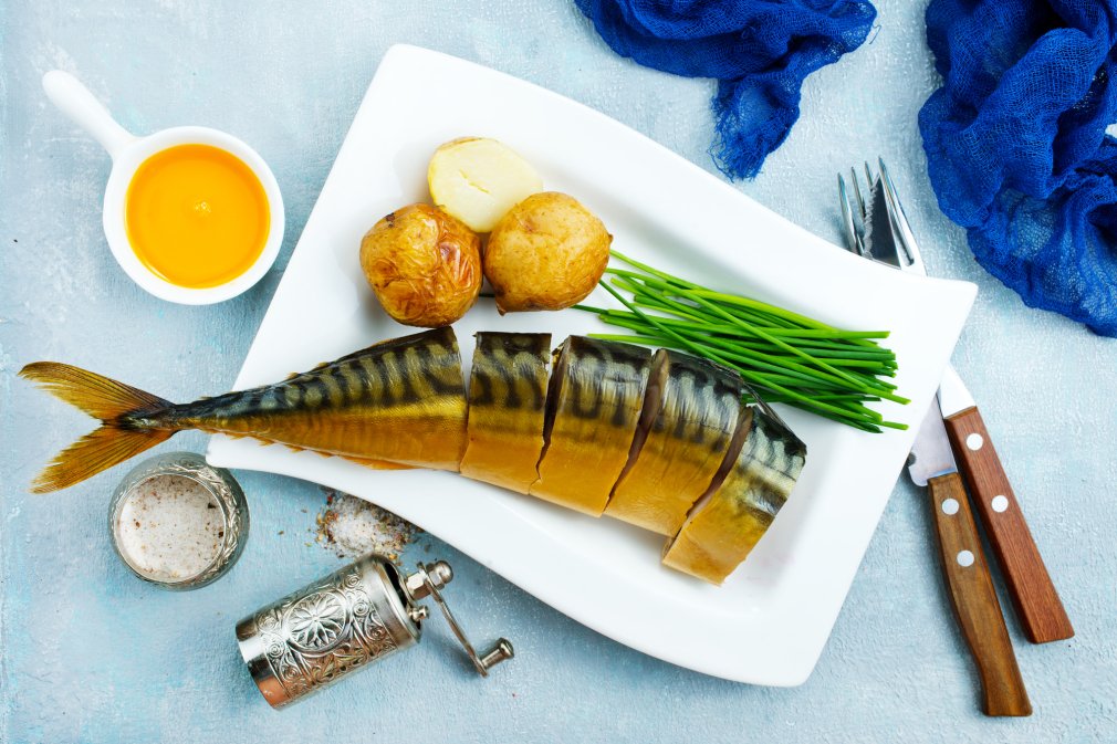 Копченая скумбрия, картофель