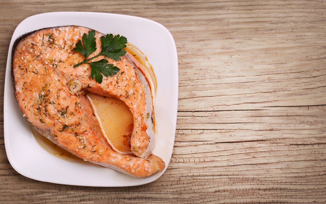 Стейк червоної риби