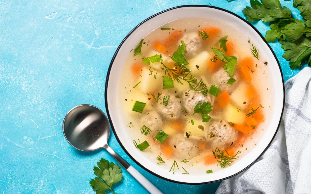 Суп з рибними фрикадельками