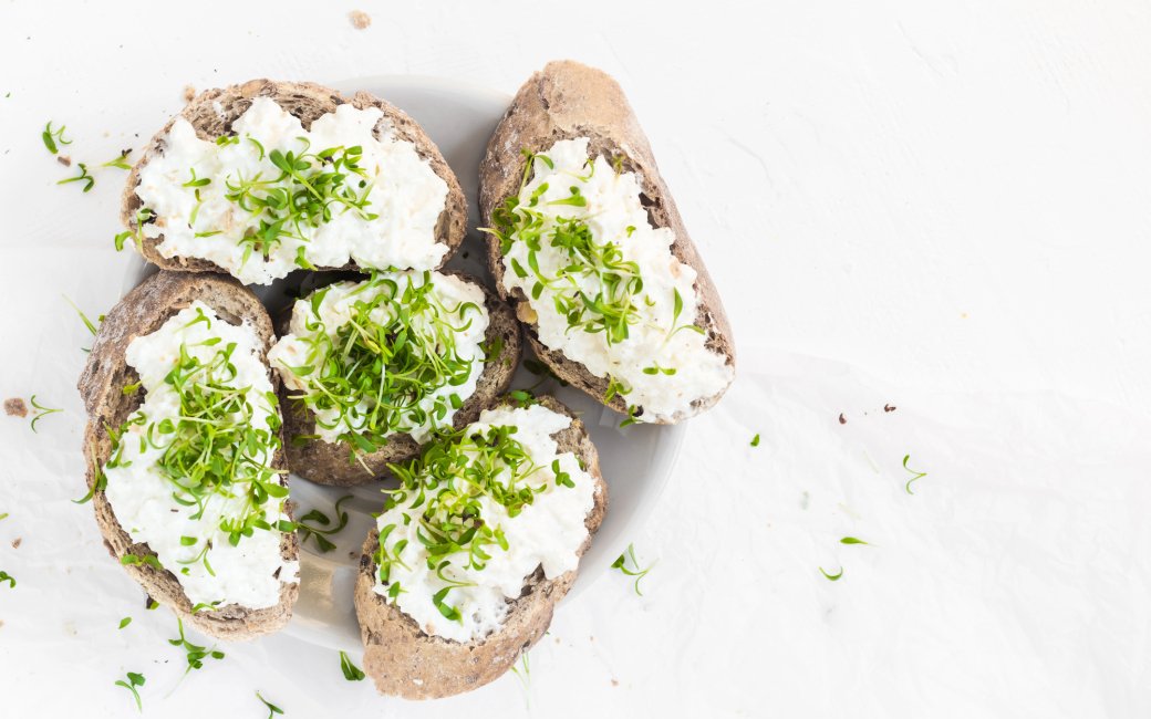 намазки на хліб із зеленню