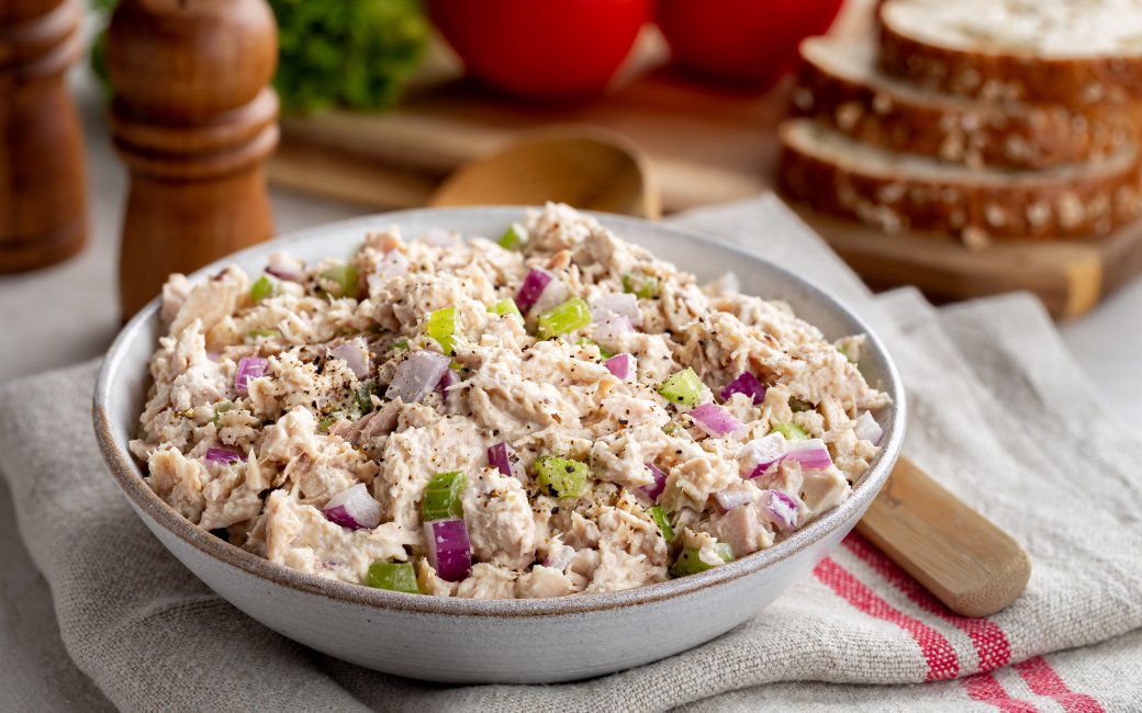 Салат з тунцем