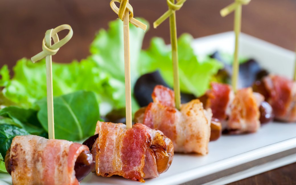 Закуски на шпажках