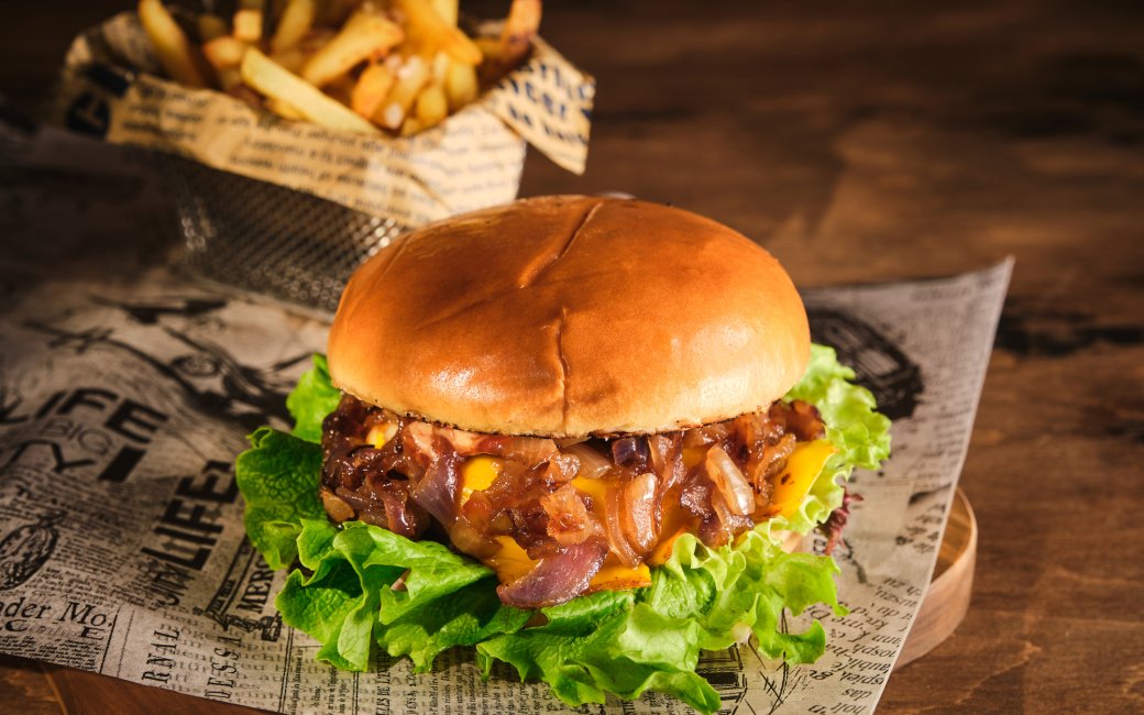 Бургер з цибулею