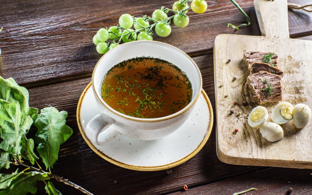 смачний курячий бульйон
