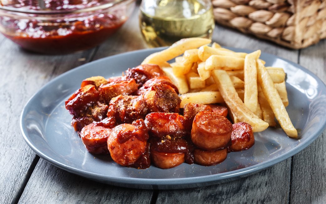 Сосиски в соусі