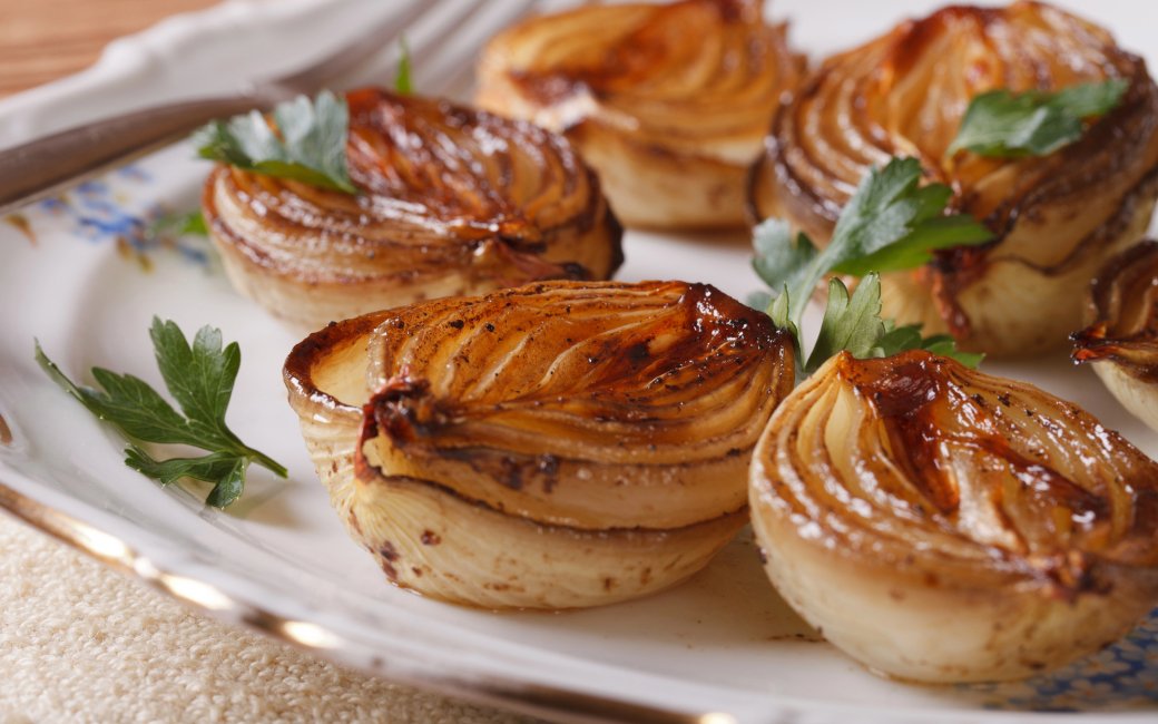 Куди додати карамелізовану цибулю