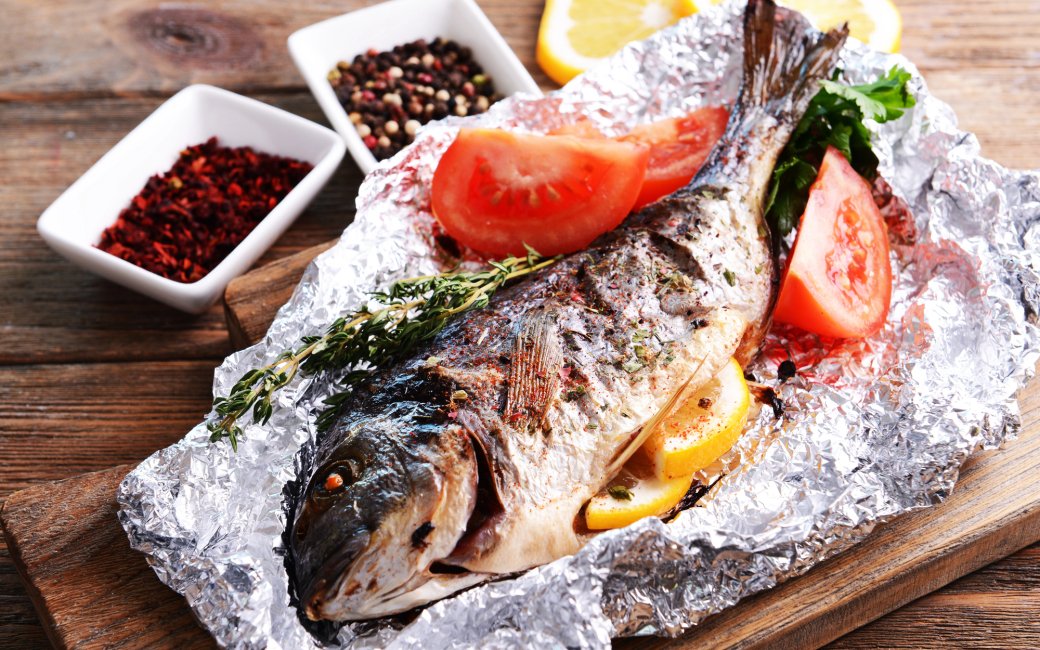 Як смачно запекти рибу у фользі