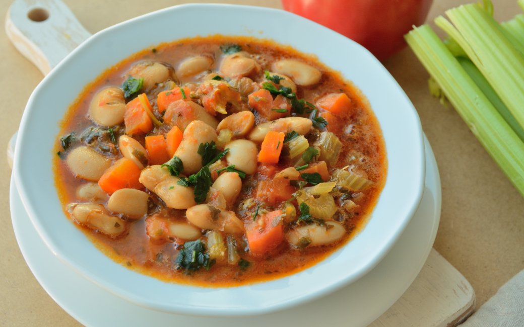 Фасолада з білої квасолі