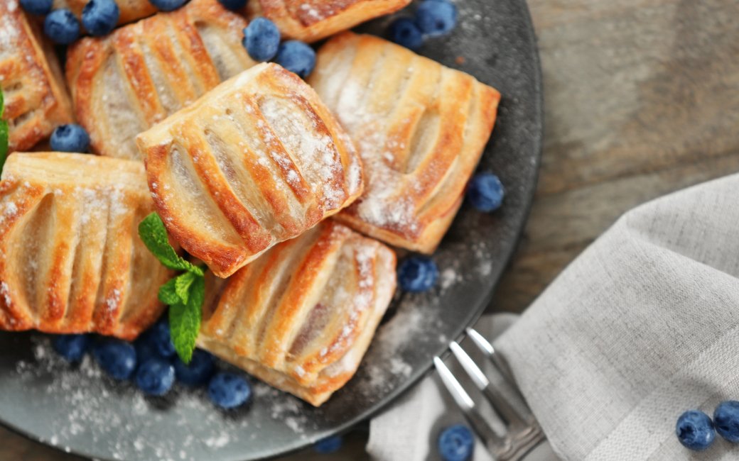 Слойки з чорницею