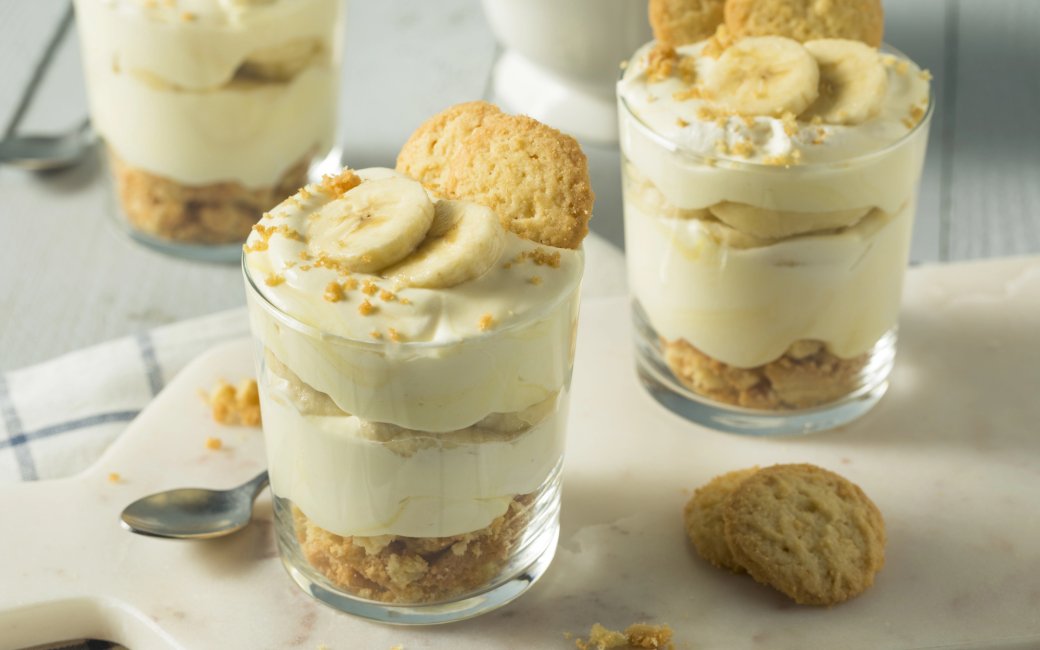 Десерт з бананами