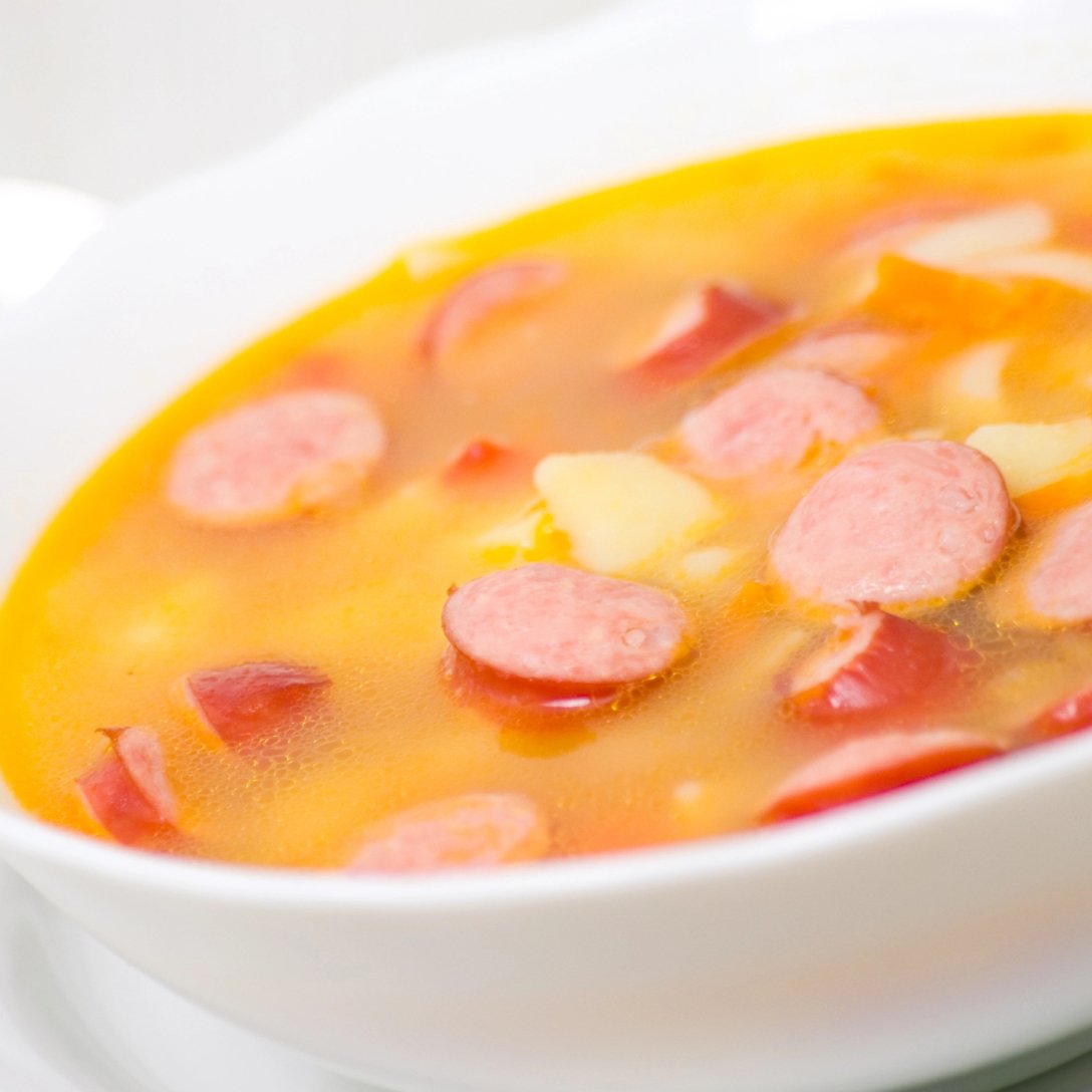 Зганянка (суп с копчёными рёбрышками, квашеной капустой и фасолью)