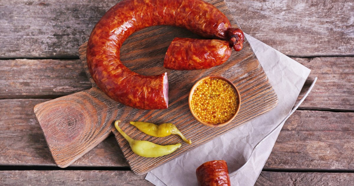 Копчена домашня ковбаса — покроковий рецепт з порадами