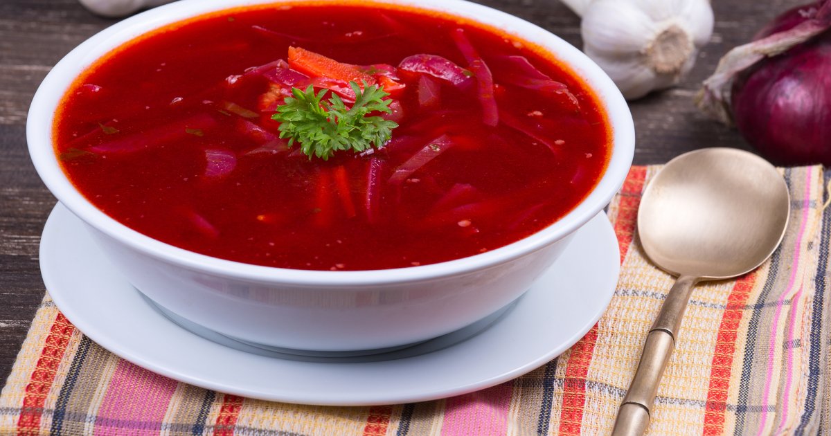 Овочевий борщ з маринованими грибами