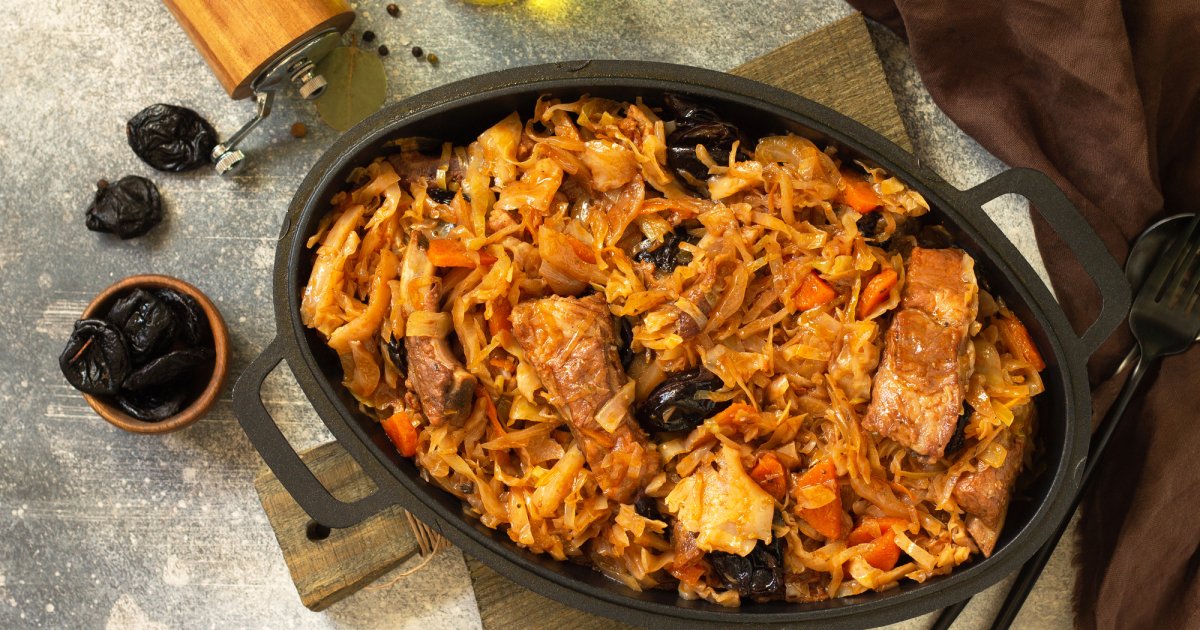 Реберця з квашеною капустою — класика східноєвропейської кухні