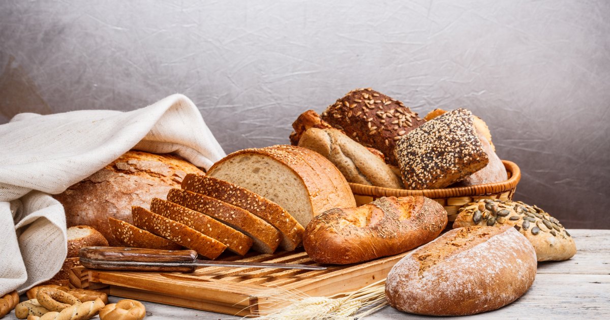 Эти способы помогут быстро размягчить черствый хлеб: будет свежим и ароматным