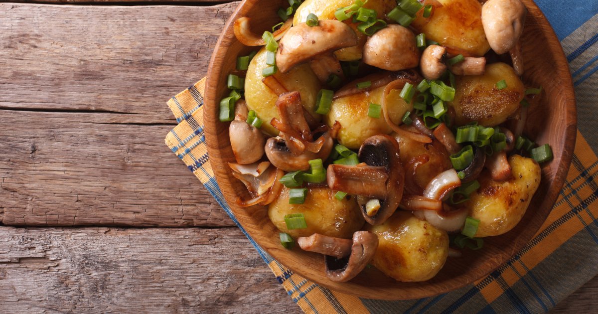 Готовим запеченную картошку с грибами в рукаве: