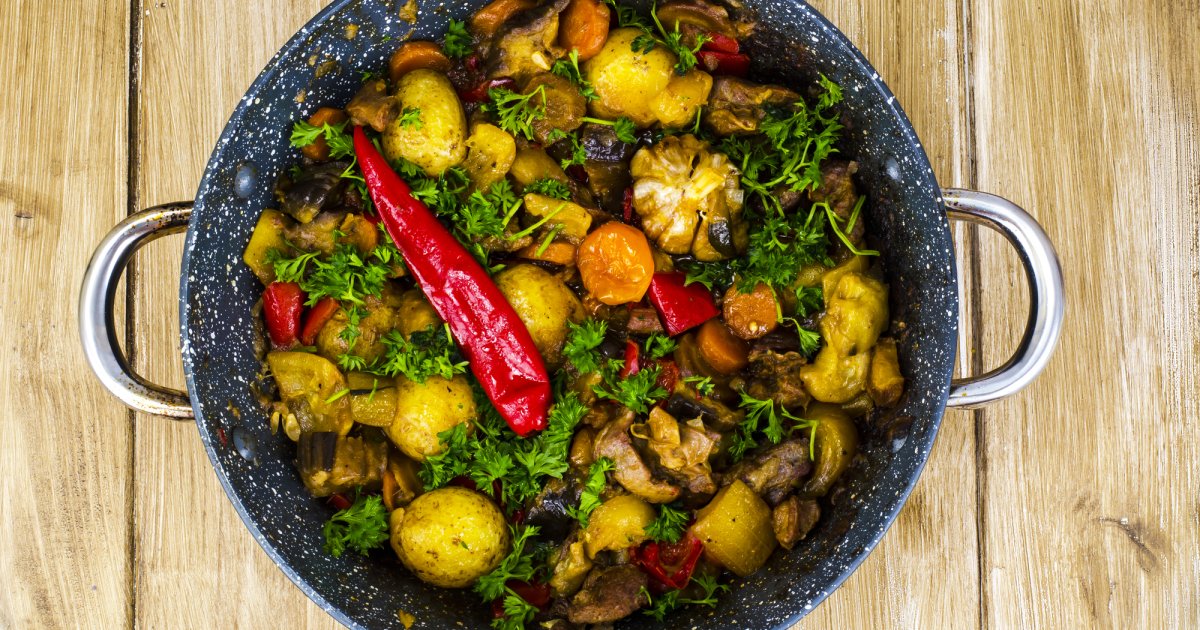 Узбекское блюдо казан-кебаб овощи с мясом в котле - рецепт — Шуба