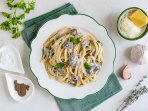 Паста з лисичками і білими грибами