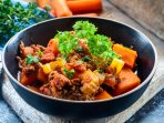 Запечений батат з фаршем та овочами
