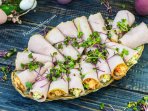 Закусочні рулетики із шинки