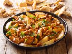 Смажена картопля з лисичками