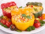 Фарширований перець з кускусом і курятиною