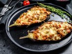 Запечені баклажани з м'ясним соусом