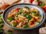 Курка з помідорами і морквою