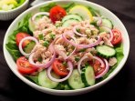 Салат с тунцом