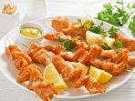 Шашлички з лосося в медово-часниковій глазурі