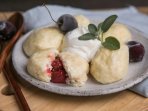 Ліниві вареники з вишнями