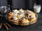Булочки з корицею та матча