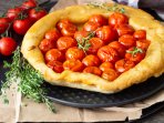 Французький тарт з помідорами