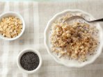 Вівсянка з лимоном, маком та горіхами