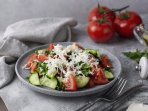 Салат з овочами і фетою
