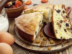 Осінній пиріг із сухофруктами, яблуками і виноградом