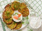 Кабачкові оладки з йогуртовим соусом
