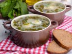 Зелений борщ з фрикадельками
