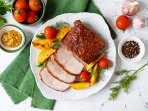 Свинина запечена в духовці