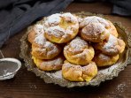 Листкові булочки з яблуками та грушами