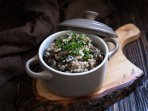 Гречка з курятиною і сушеними білими грибами