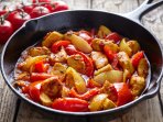 "Сковорідка" з курячим філе, картоплею та помідорами