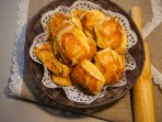Булочки з листкового тіста