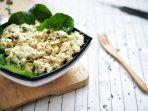 Салат з куркою, ананасами та секретним інгредієнтом