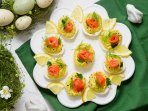 Фаршировані яйця з копченим лососем — закуска, яка зачарує гостей