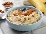 Вівсянка з бананом та арахісовою пастою