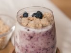 Смузі з вівсянкою та чорницею