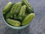 Малосольные огурцы с уксусом