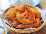 Смажені креветки в кокосово-медовій паніровці