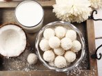 Десертні кульки з кокосовою стружкою та мигдалем